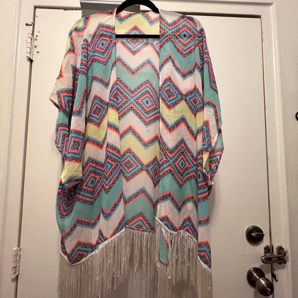 Kimono very bright geometric pattern with fringe
